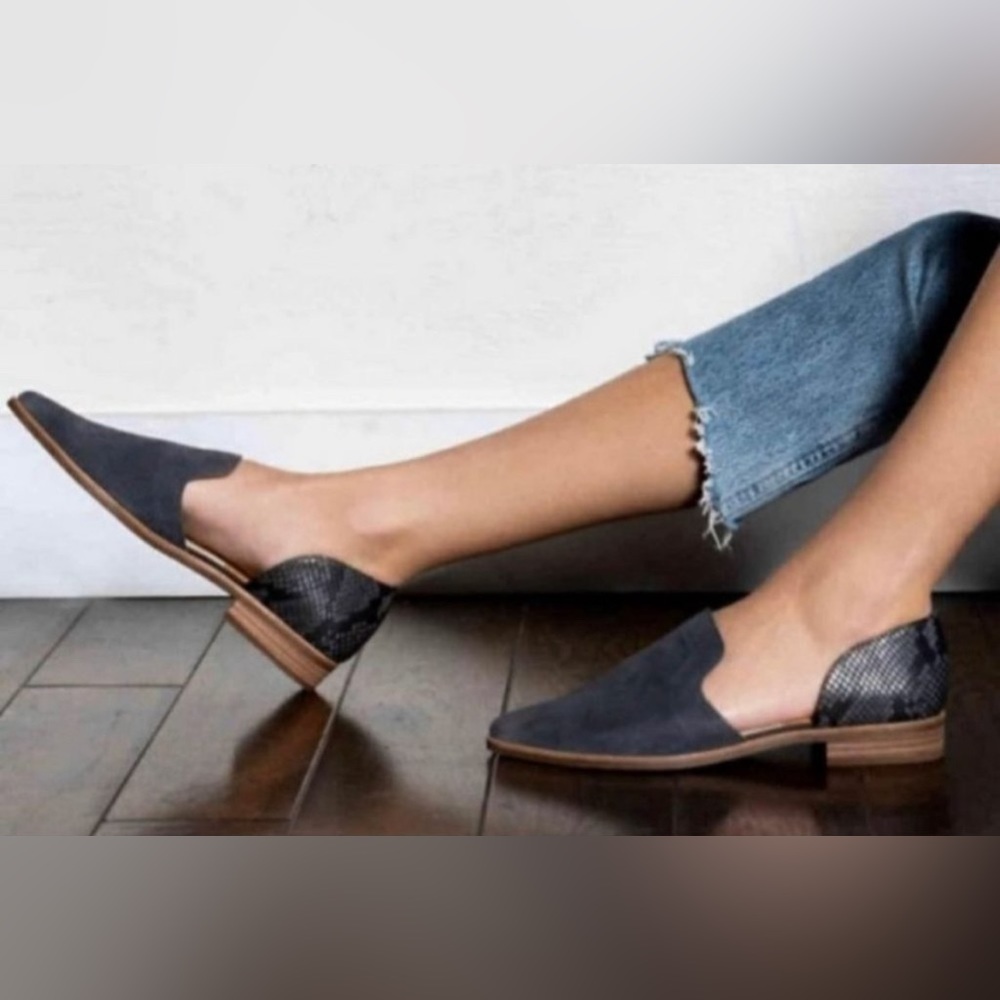 Dolce Vita slip on suede flats